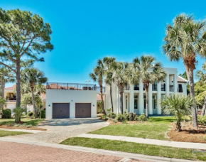 Premium Upscale Home with Private Pool & Easy Access to the Beach